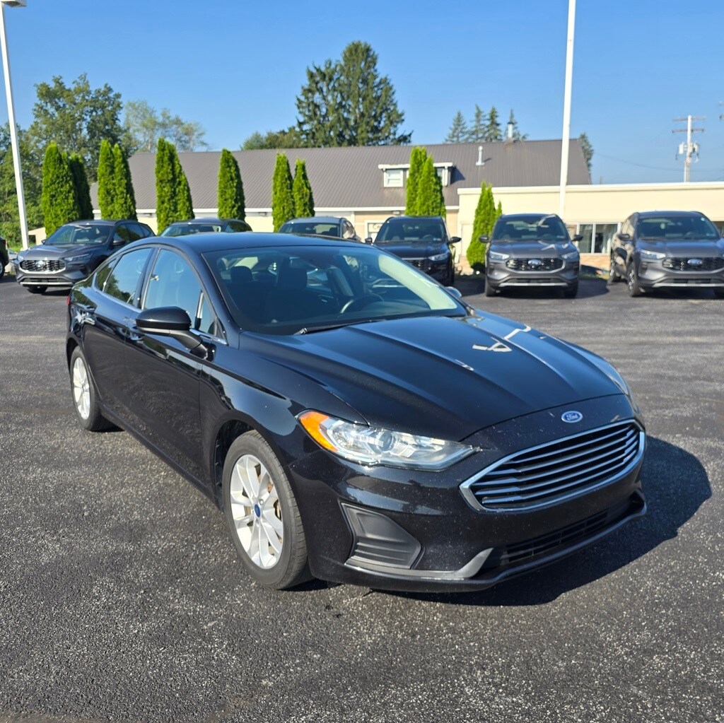 2020 Ford Fusion SE photo 4