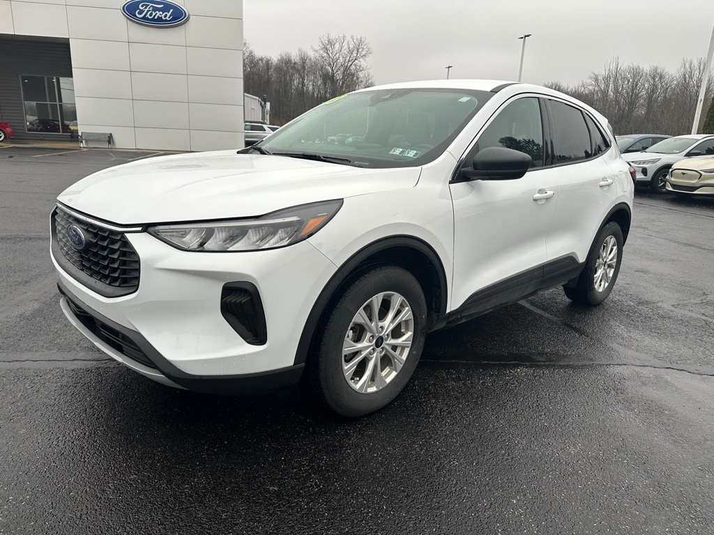 2023 Ford Escape Active's photo