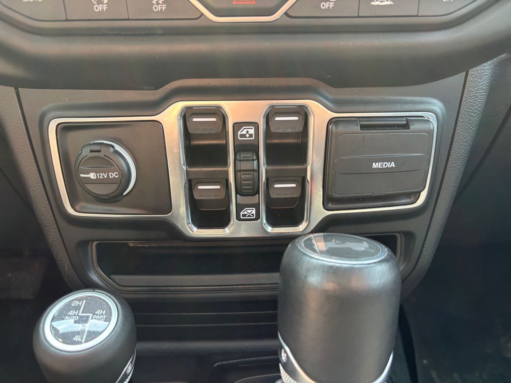 2022 Jeep Wrangler Unlimited Sahara Altitude - Photo 22