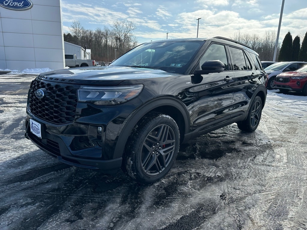 2026 Ford Explorer ST-LINE's photo