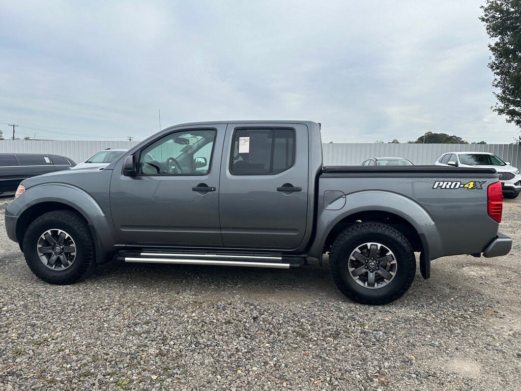 2018 Nissan Frontier PRO-4X photo 2