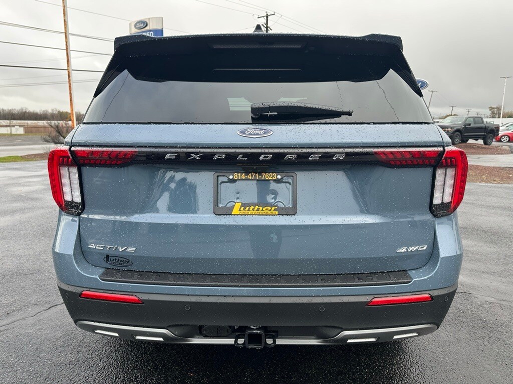 2026 Ford Explorer photo 4