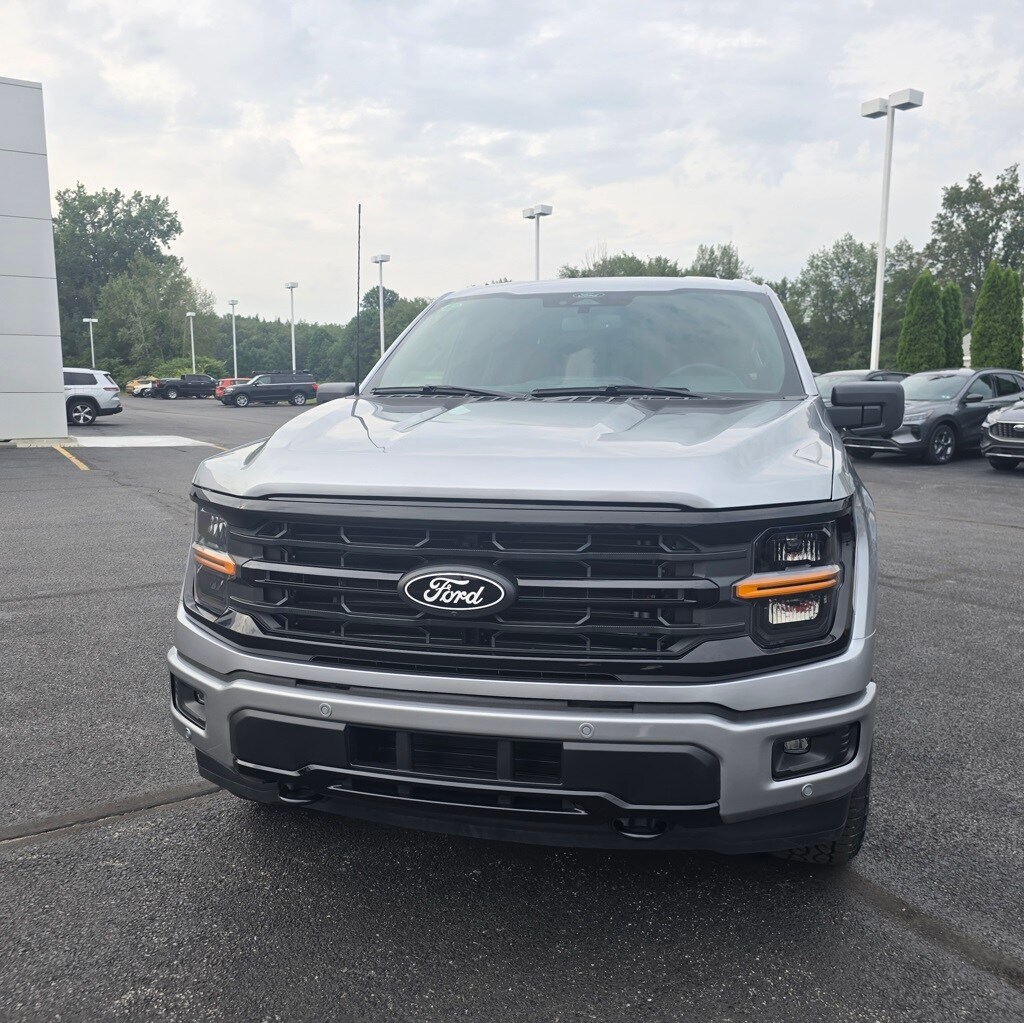 2025 Ford F-150 XLT photo 2