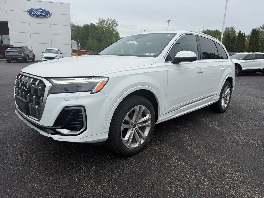 2025 Audi Q7 55 Premium Plus quattro Tiptronic's photo