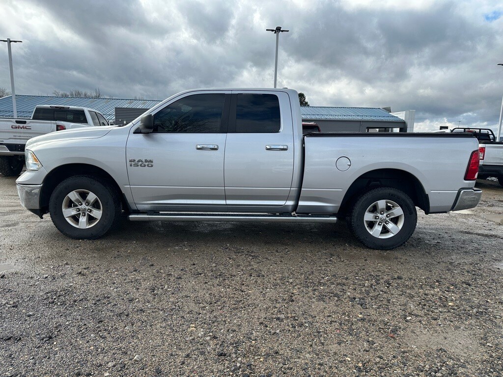 2017 Ram 1500 SLT photo 2