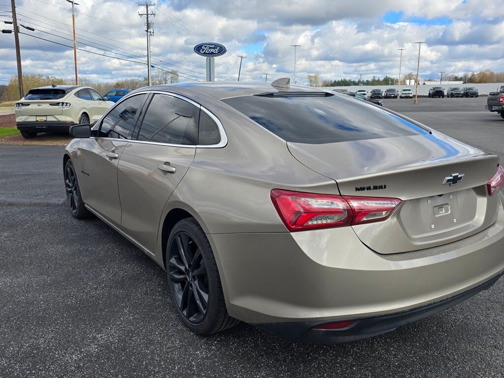 2022 Chevrolet Malibu 1LT photo 3