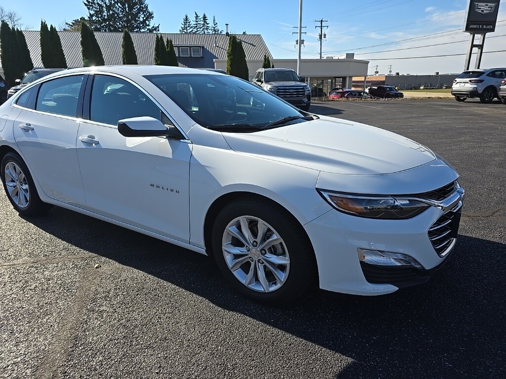 2022 Chevrolet Malibu 1LT photo 3