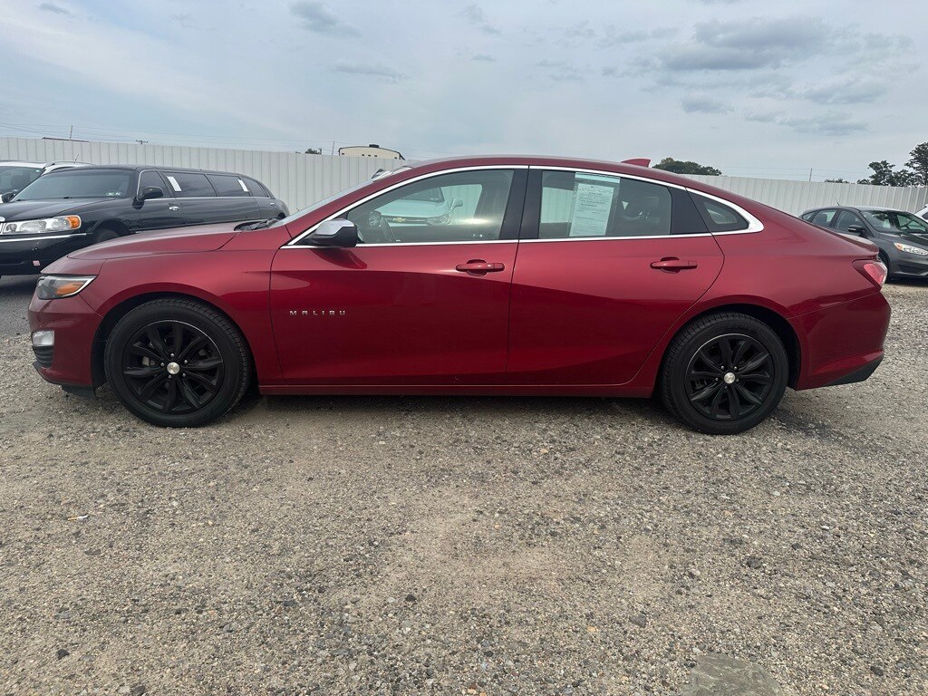 2021 Chevrolet Malibu 1LT photo 2