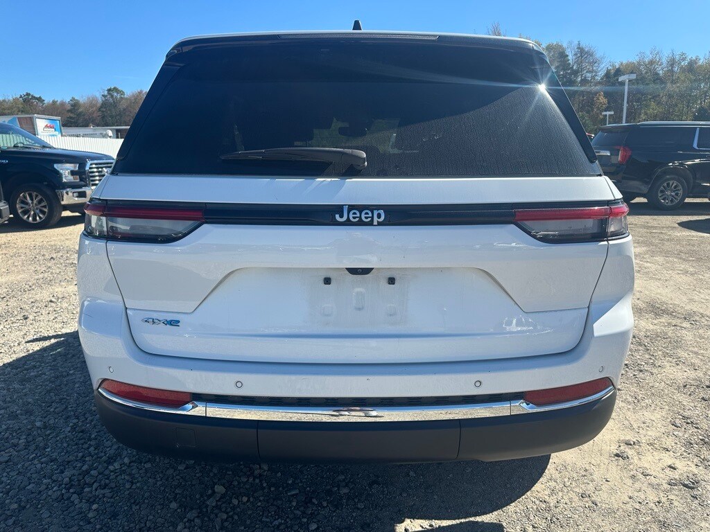 2024 Jeep Cherokee Limited 4xe photo 4