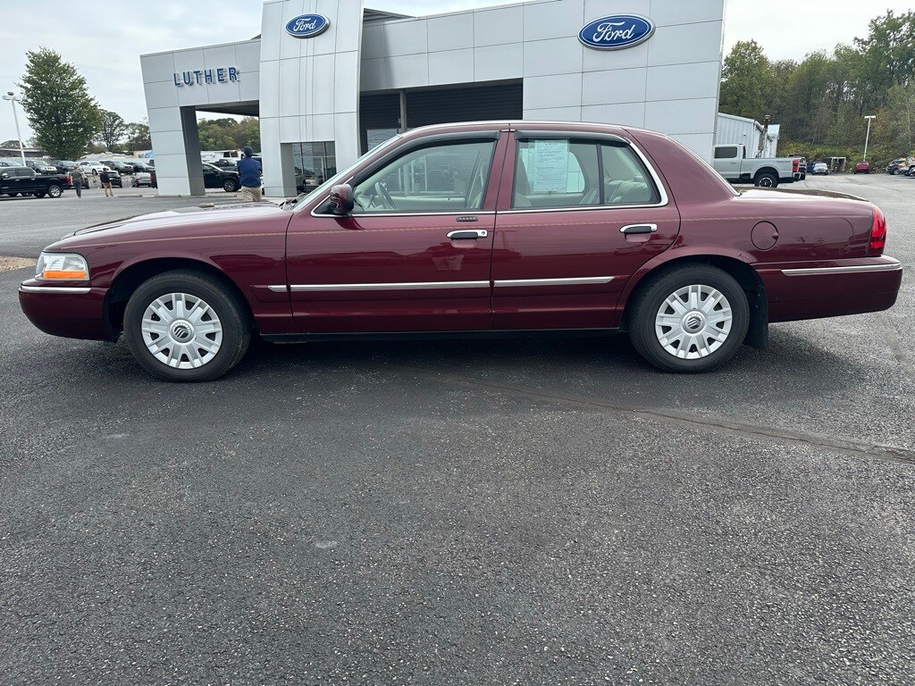 2004 Mercury Grand Marquis GS photo 2