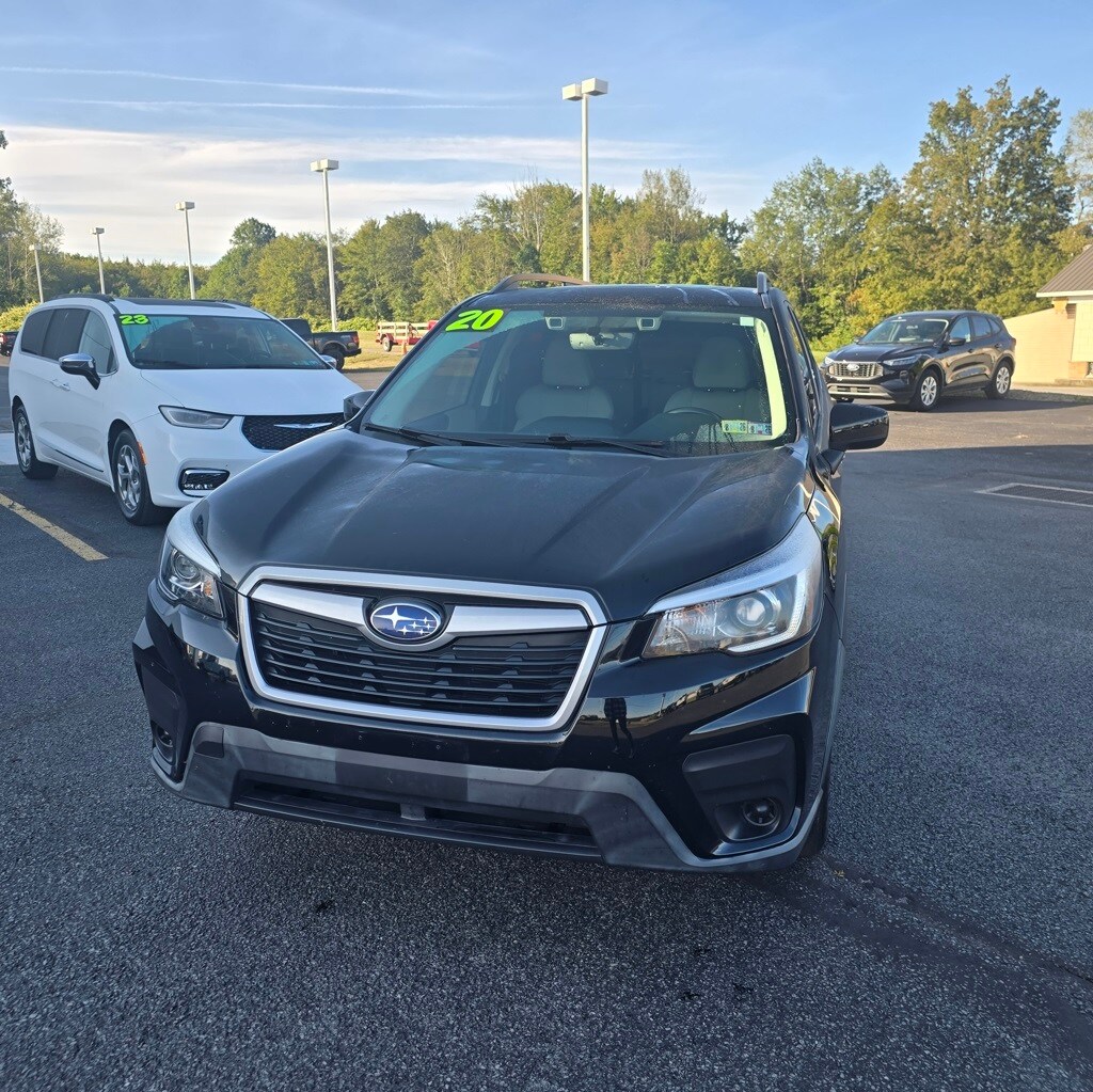 2020 Subaru Forester Premium photo 2
