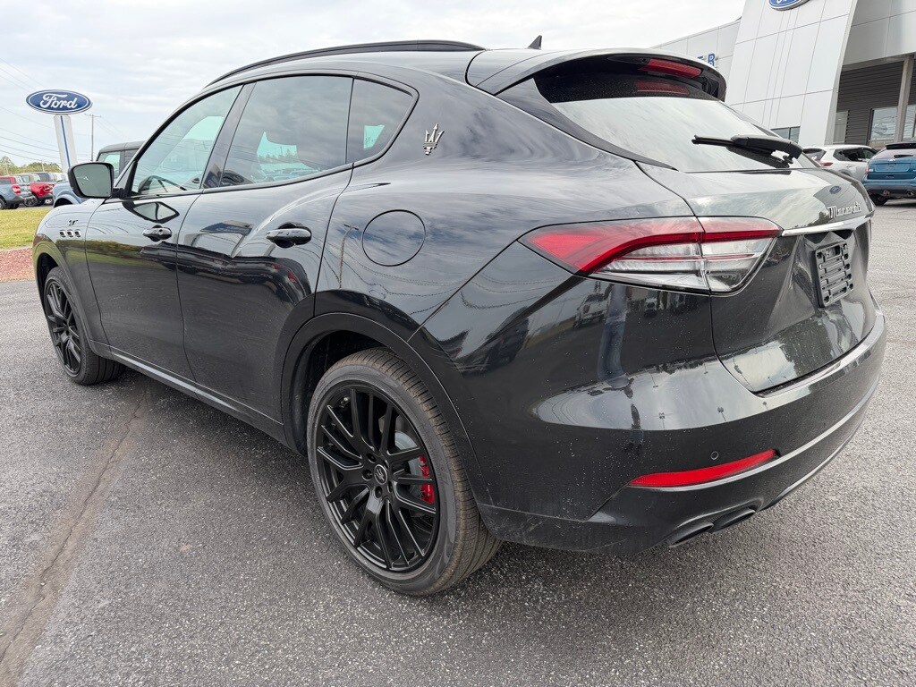 2022 Maserati Levante GT photo 3