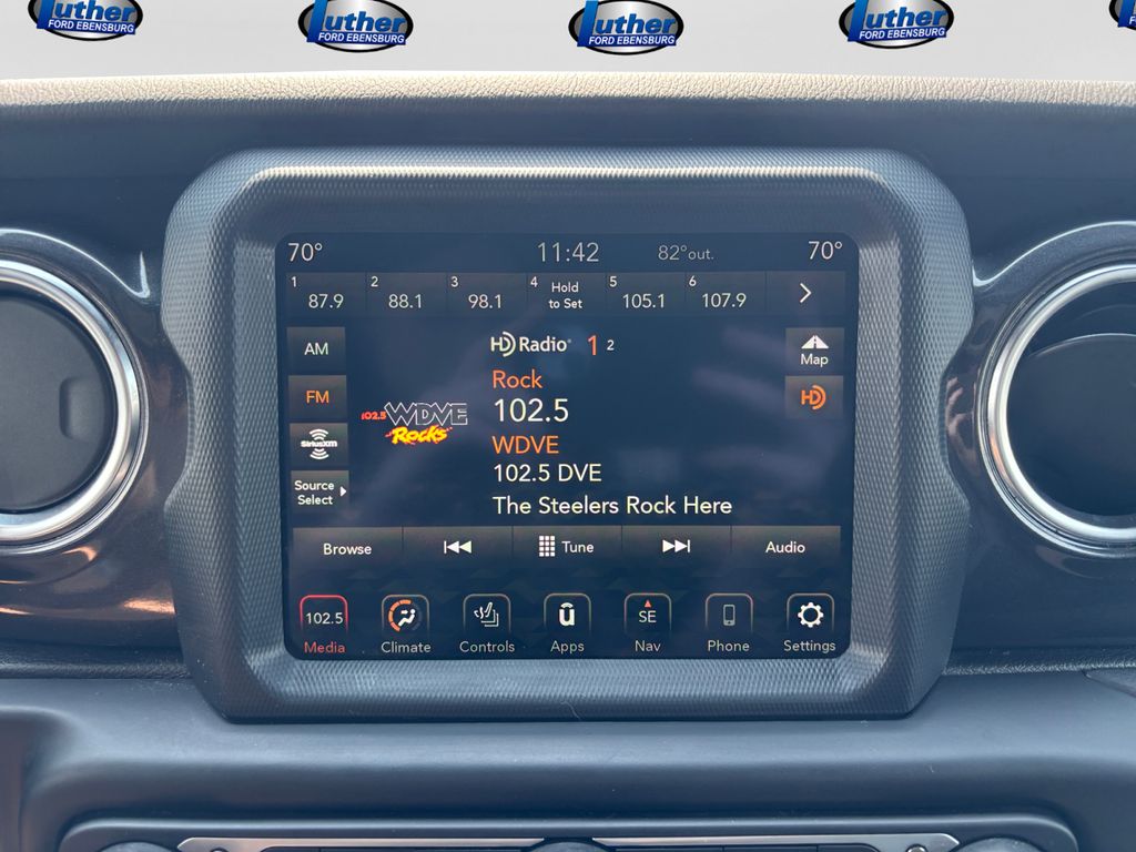 2022 Jeep Wrangler Unlimited Sahara Altitude - Photo 19