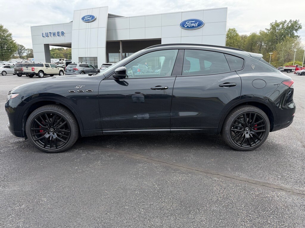 2022 Maserati Levante GT photo 2