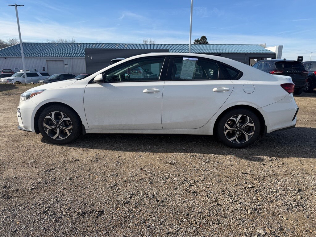 2020 Kia Forte LXS photo 2