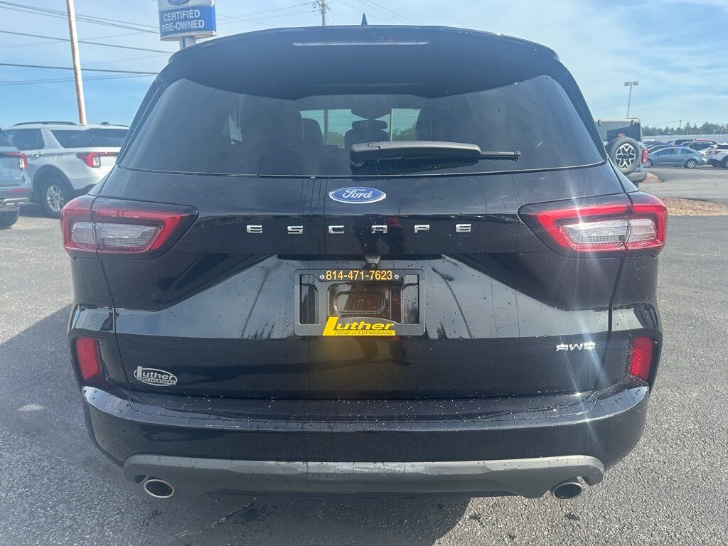 2024 Ford Escape ST-Line photo 4