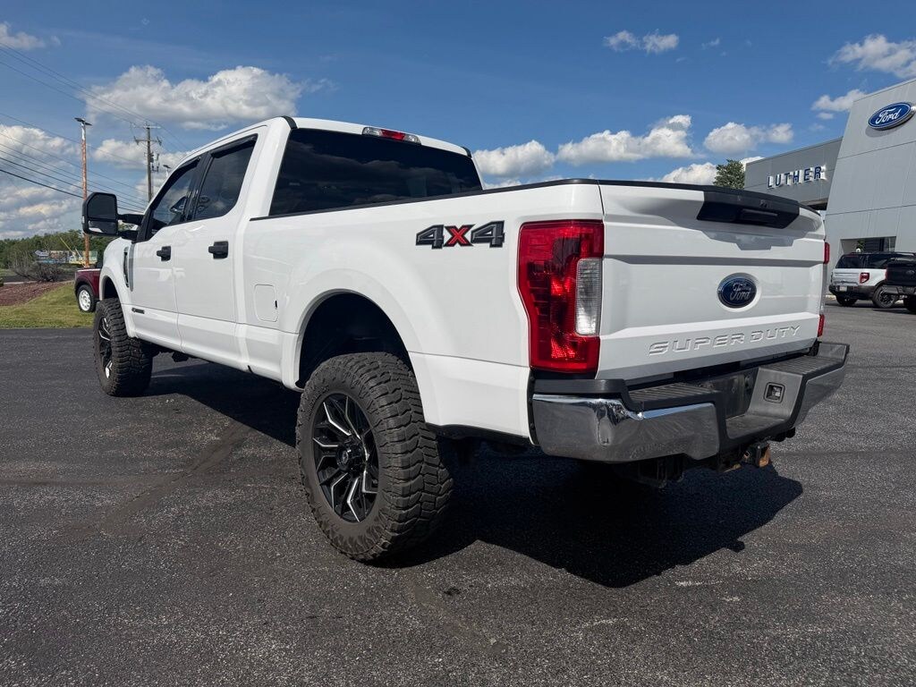 Used 2018 Ford F-250 XLT Truck Crew Cab