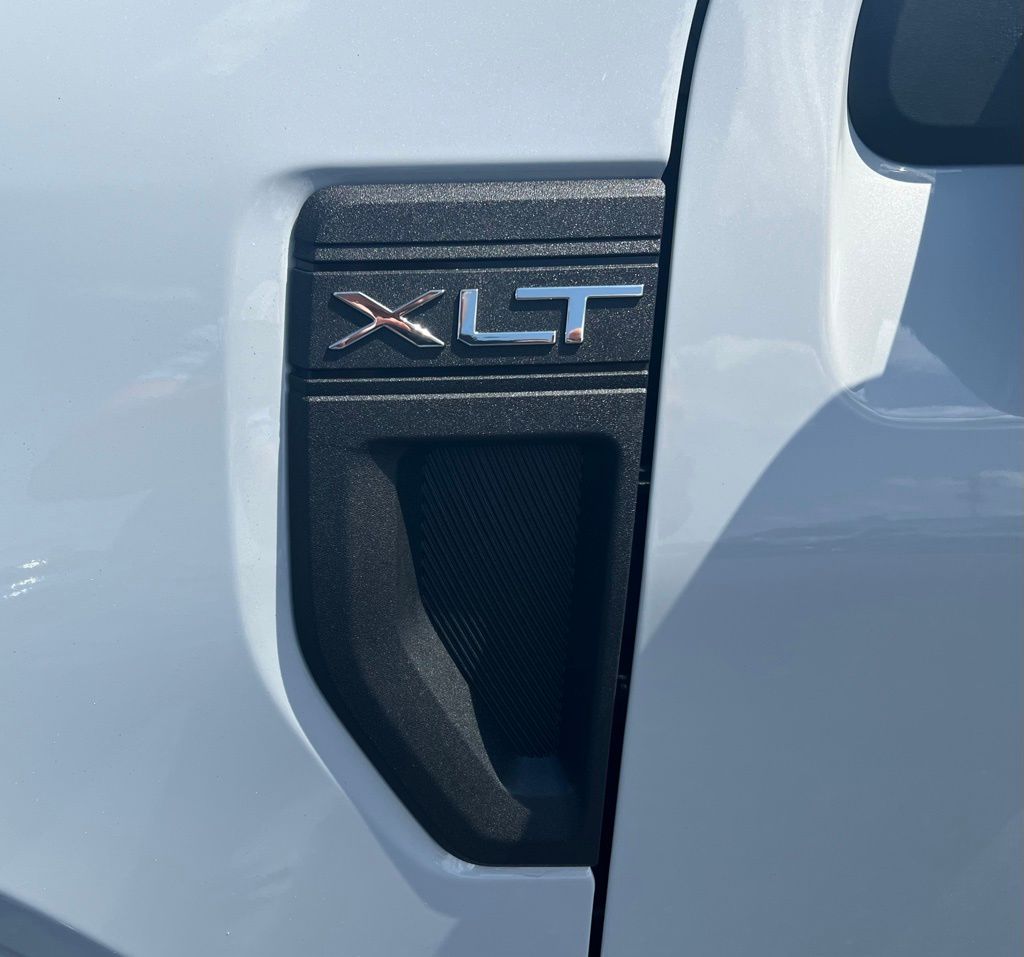 2025 Ford Maverick XLT - Photo 9