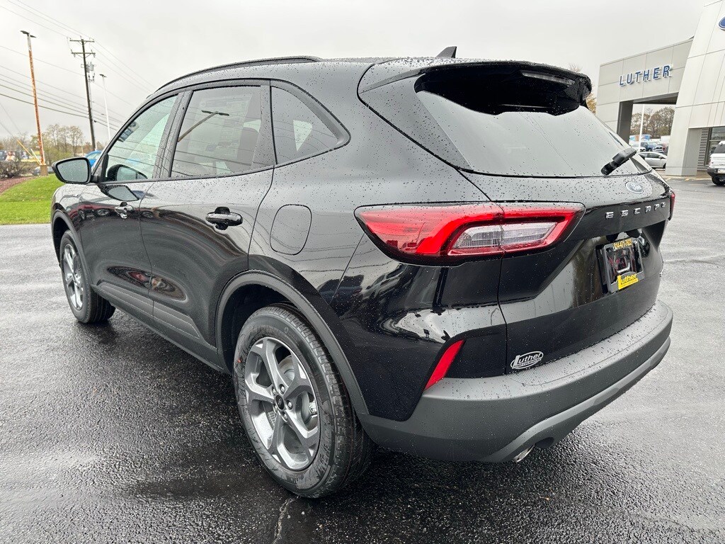 2026 Ford Escape Hybrid ST-Line Select photo 3