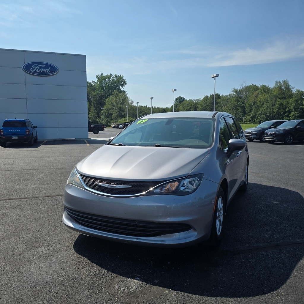 Used 2017 Chrysler Pacifica Touring with VIN 2C4RC1DG6HR552776 for sale in Ebensburg, PA