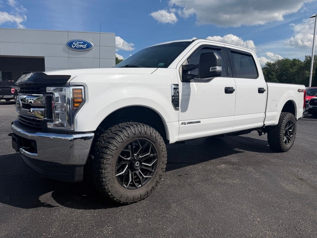 Used 2018 Ford F-250 XLT Truck Crew Cab