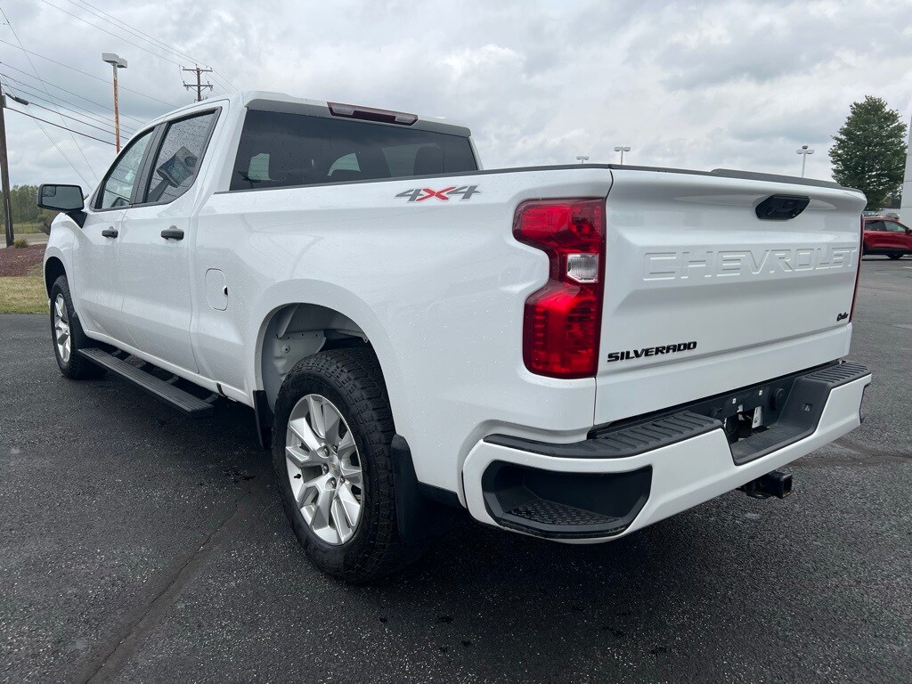 2023 Chevrolet Silverado 1500 Custom photo 3