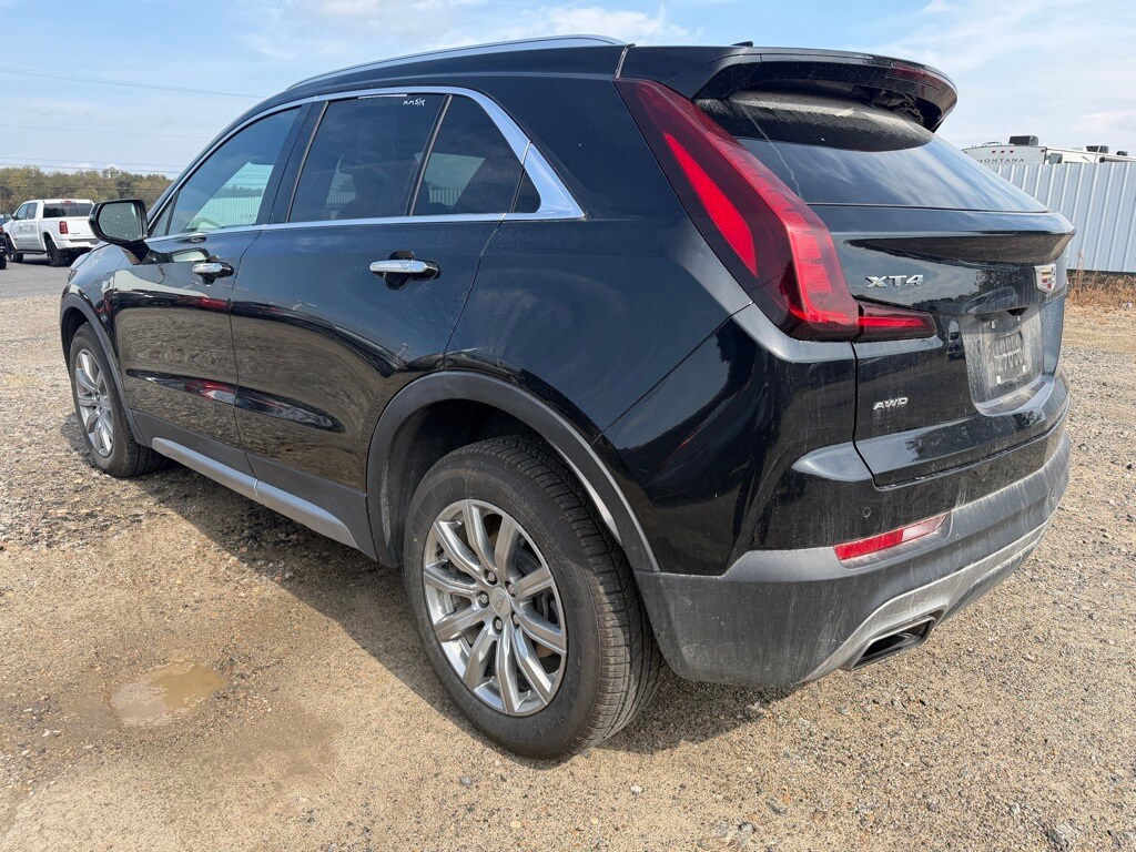 2023 Cadillac XT4 Premium Luxury photo 3