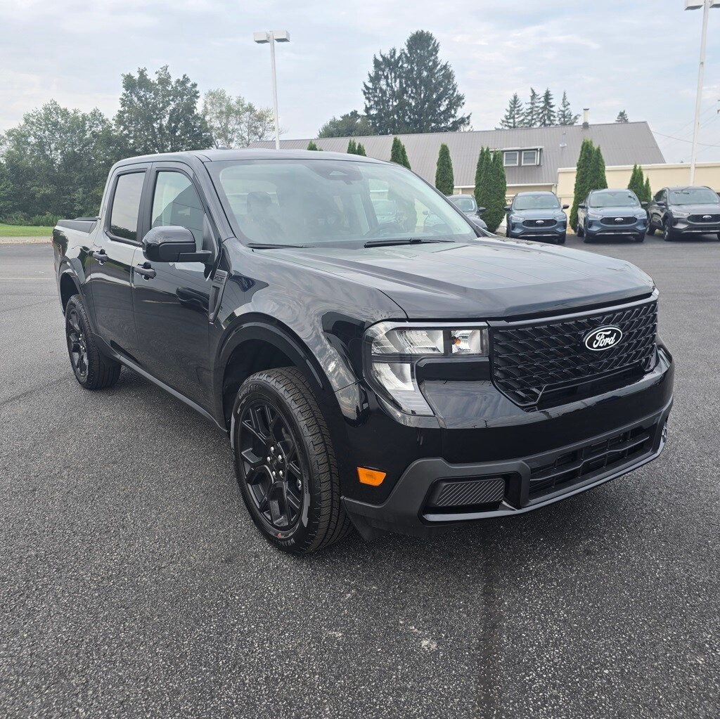 2025 Ford Maverick XLT photo 2