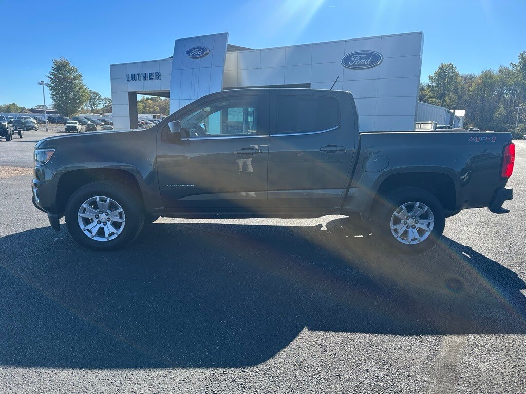 2018 Chevrolet Colorado LT photo 2