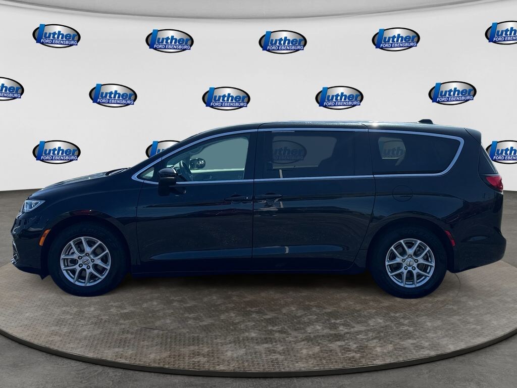 Used 2023 Chrysler Pacifica Touring L Van Passenger Van