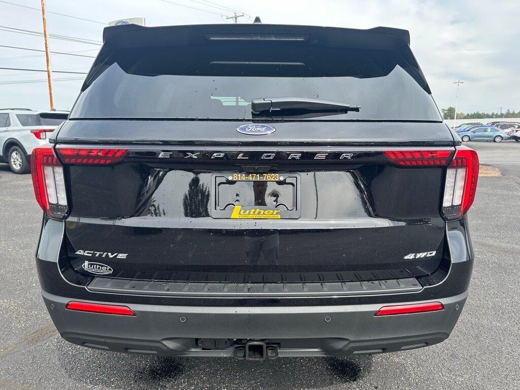 2025 Ford Explorer photo 4