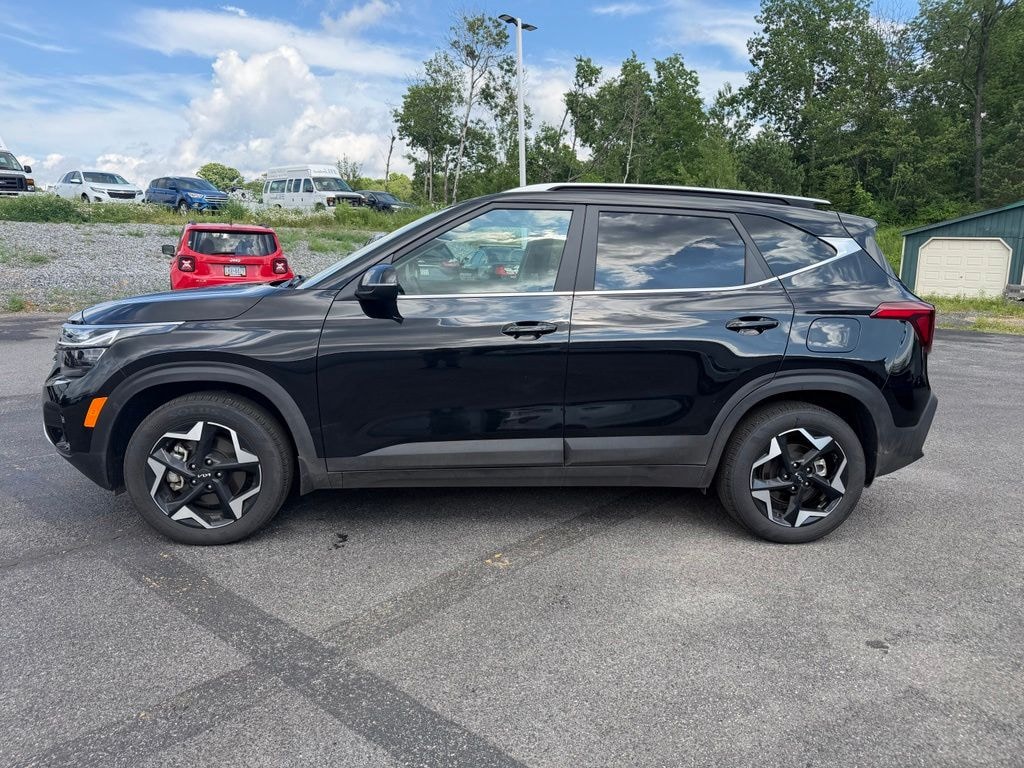 Used 2025 Kia Seltos EX SUV