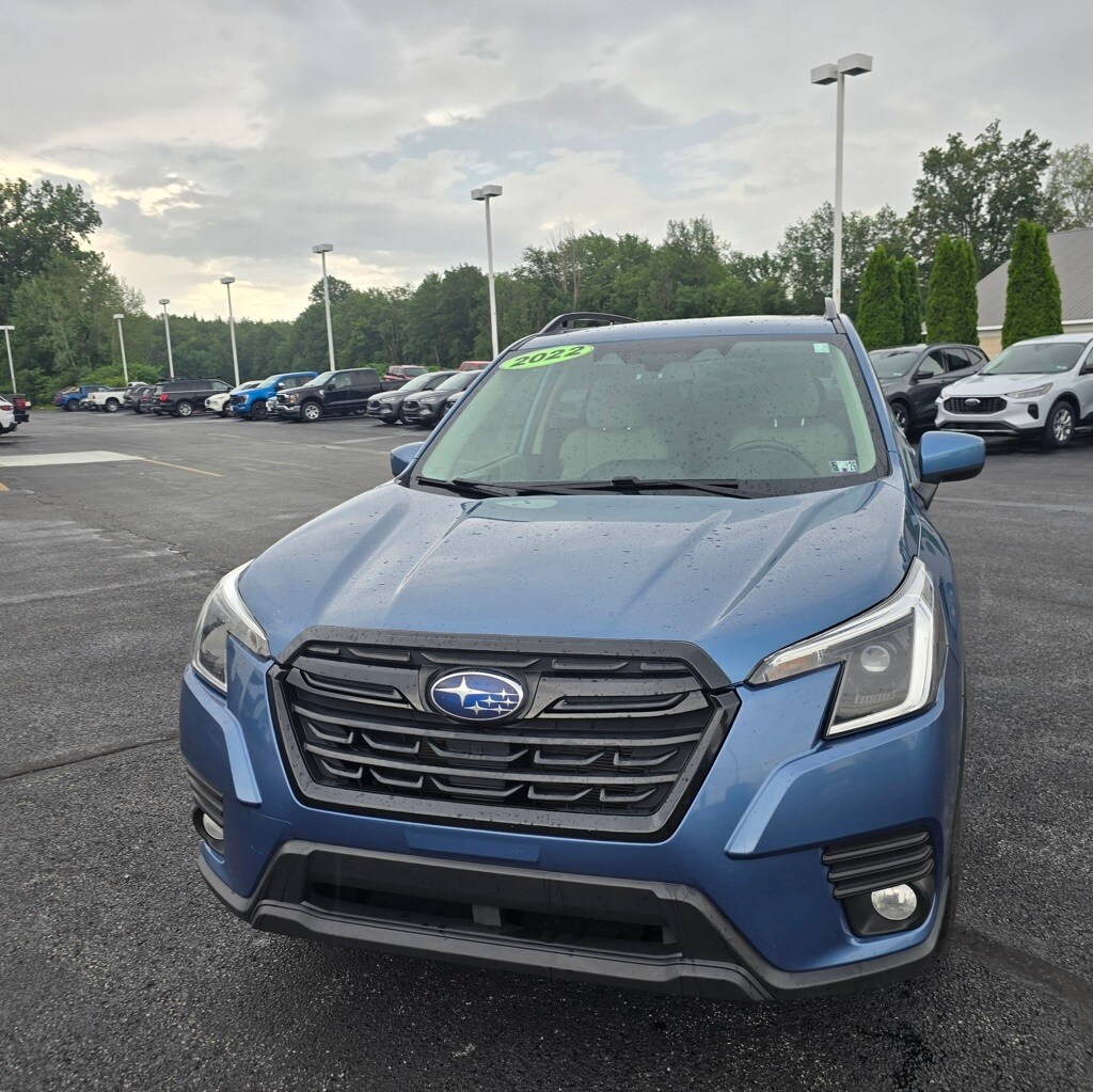 2022 Subaru Forester Premium photo 3