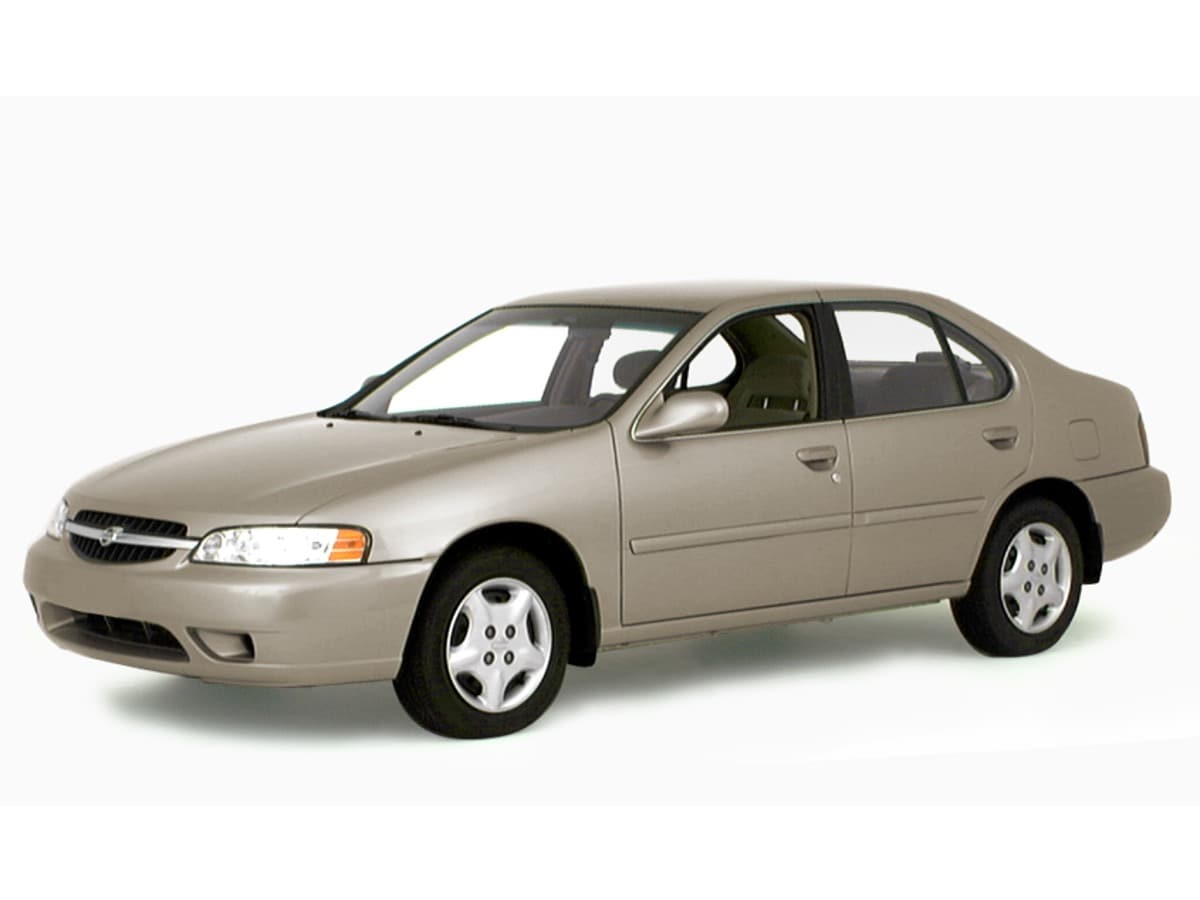 2000 Nissan Altima XE 4AT's photo