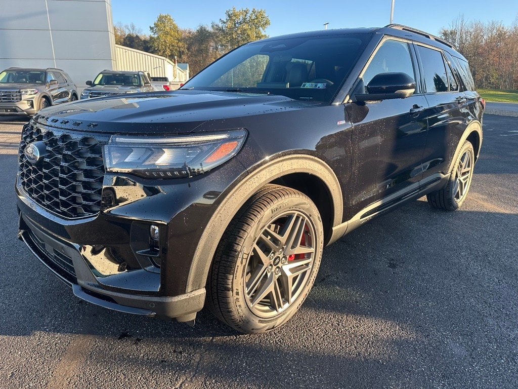 2026 Ford Explorer ST-LINE's photo