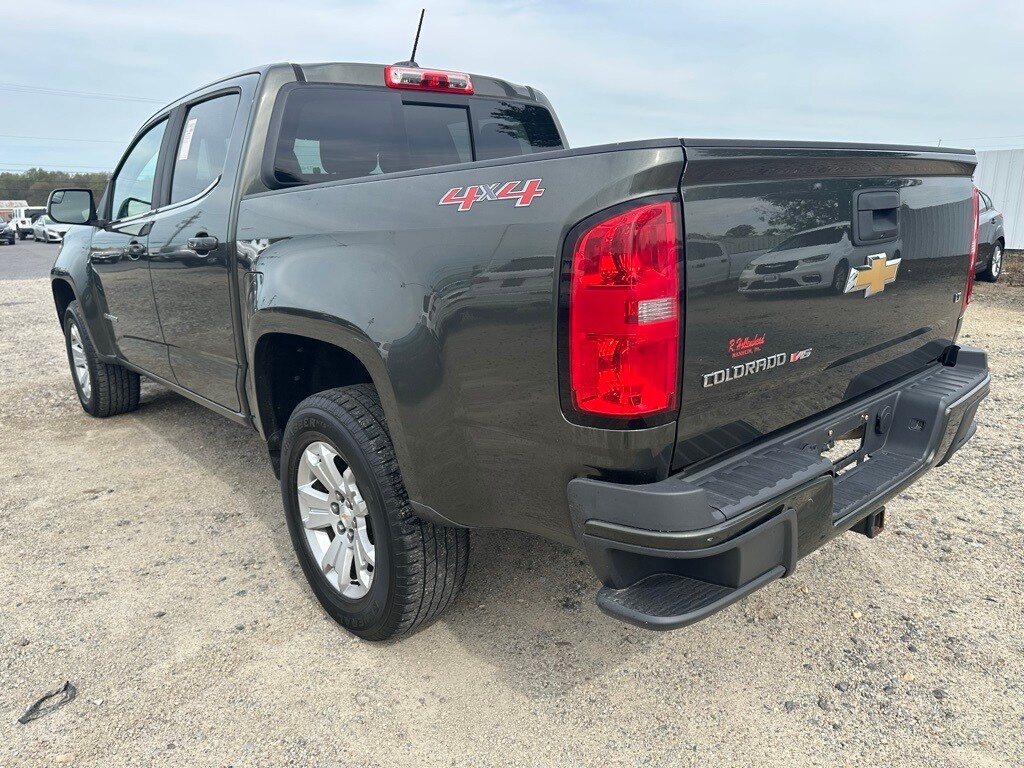 2018 Chevrolet Colorado LT photo 3