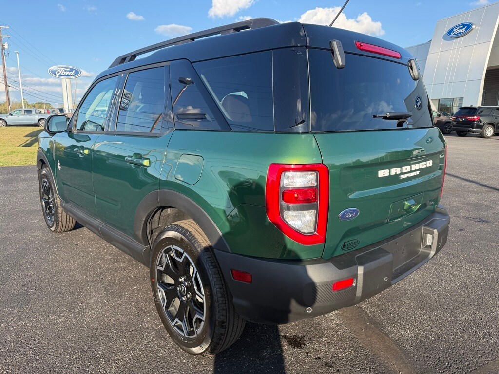 2025 Ford Bronco Sport Outer Banks photo 2