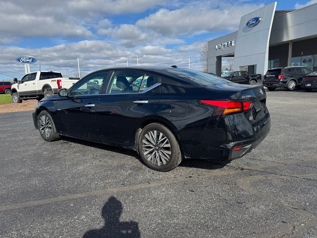 Used 2024 Nissan Altima 2.5 SV Sedan