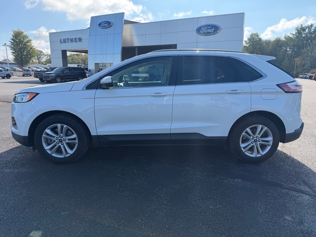 2020 Ford Edge SEL photo 2