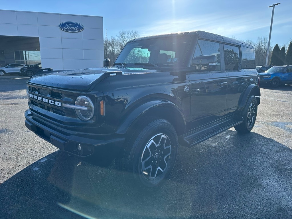 2025 Ford Bronco 4-Door Outer Banks's photo