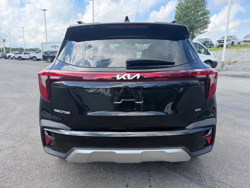 Used 2025 Kia Seltos EX SUV
