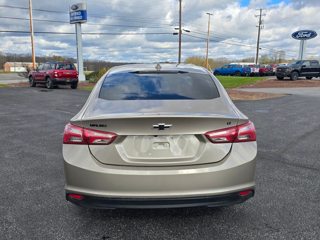 2022 Chevrolet Malibu 1LT photo 4
