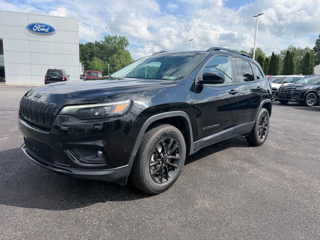 Used 2023 Jeep Cherokee Altitude SUV