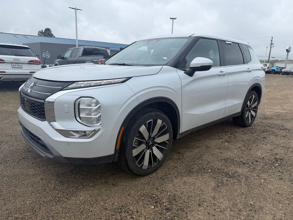 2025 Mitsubishi Outlander SE S-AWC's photo