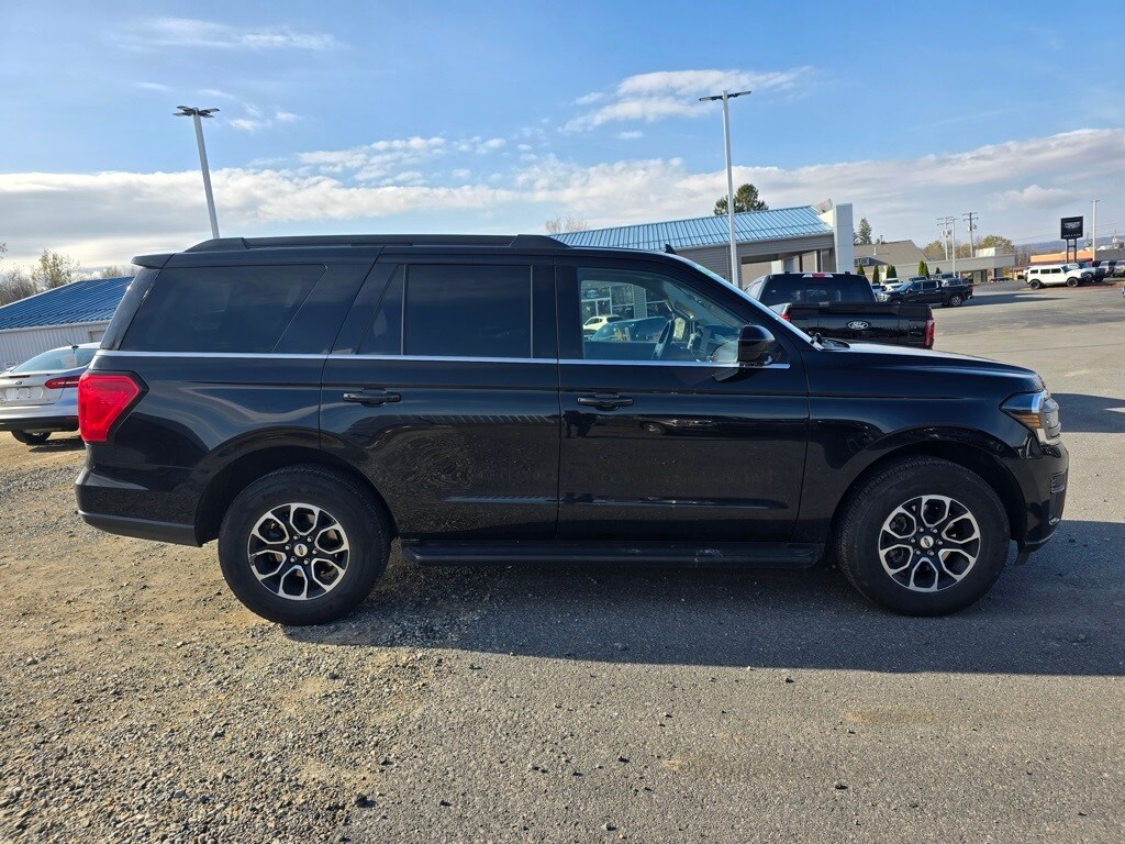 2024 Ford Expedition XLT photo 4