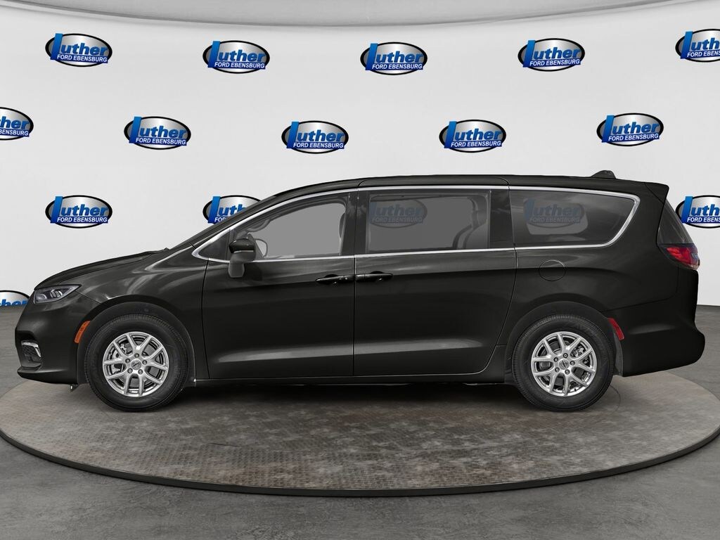 Used 2023 Chrysler Pacifica Touring L Van Passenger Van