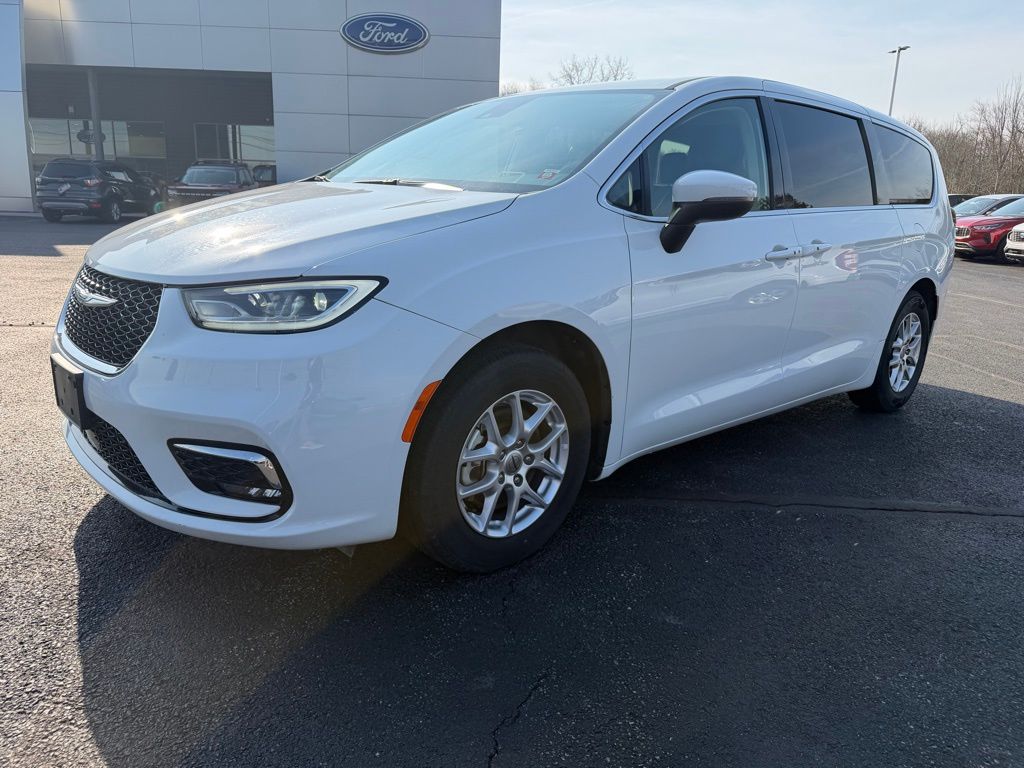 2023 Chrysler Pacifica Touring L