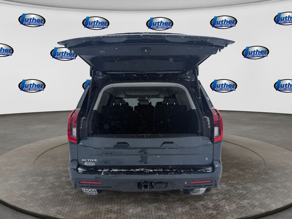 2026 Ford Expedition Active - Photo 6