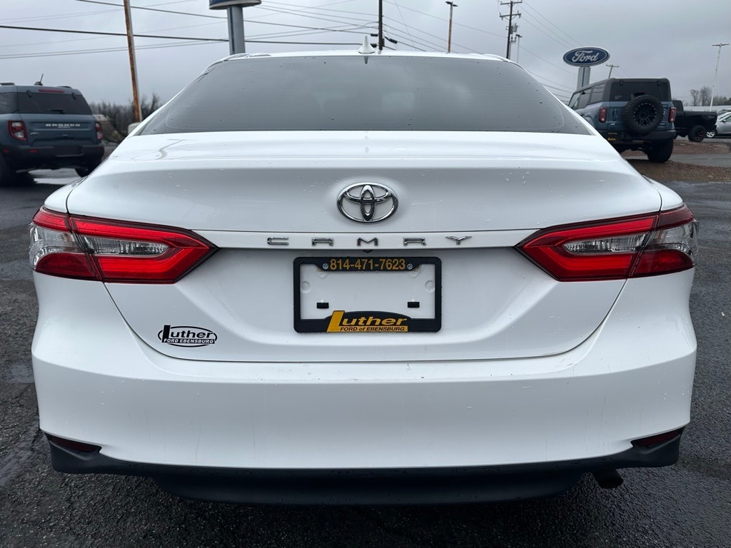 Used 2019 Toyota Camry SE Sedan