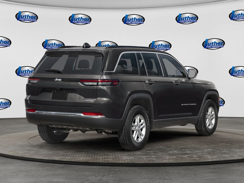 Used 2025 Jeep Grand Cherokee Altitude SUV